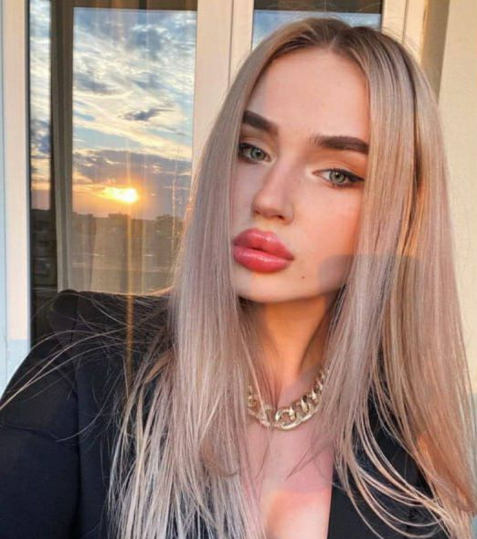 Эмилия привлекальеная девушка из Каменск-шахтинский цена от 4000 руб