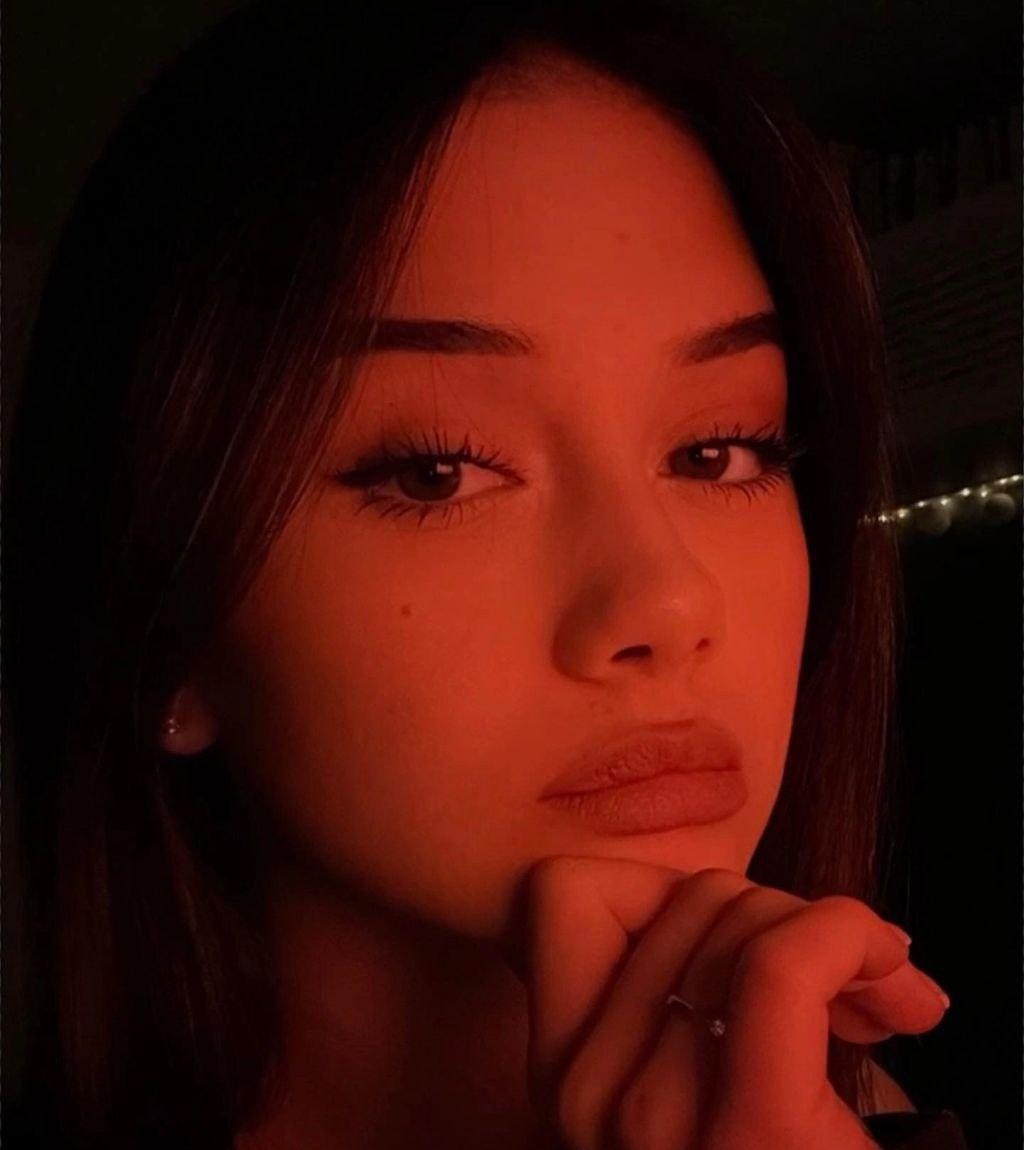 Анна привлекальеная девушка из Каменск-шахтинский цена от 6000 руб