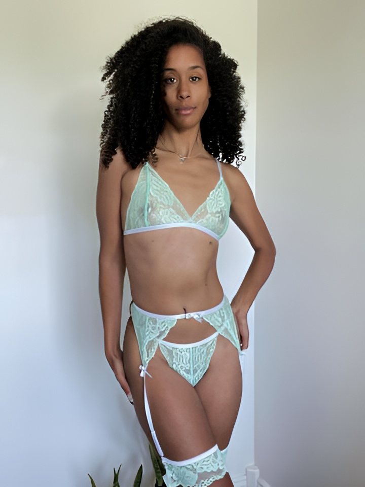 Индивидуалка Искра, доступна для личного знакомства от 2000 руб