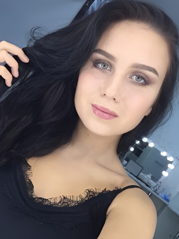 Дина привлекательная девушка из Каменск-шахтинский цена от 1500 руб