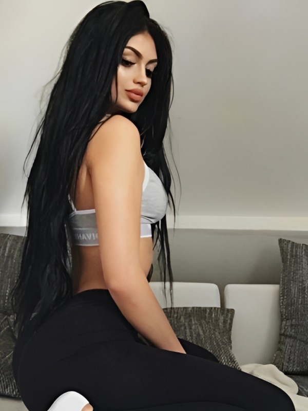 Нелли привлекательная девушка из Каменск-шахтинский цена от 2000 руб