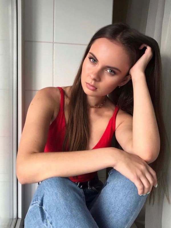 🎥 Лена привлекательная девушка из Каменск-шахтинский цена от 3500 руб